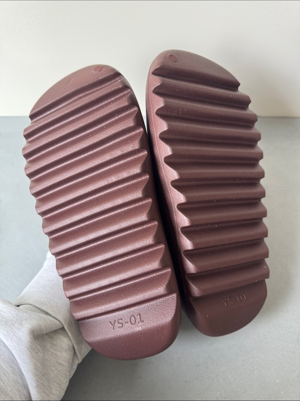NWT YEEZY YZY YS-01 FUDGE BROWN SLIDES SZ 8, 9 - Picture 5 of 7